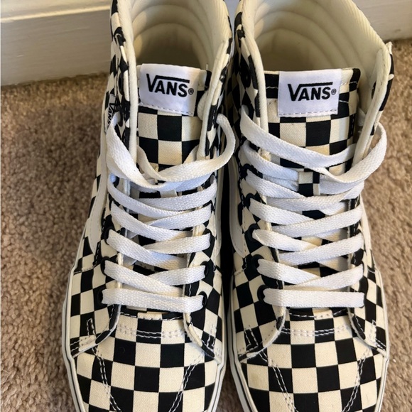 Vans Sk8-Hi Checkerboard Sneakers | Women’s 6.5
- Black and White - Picture 5 of 9